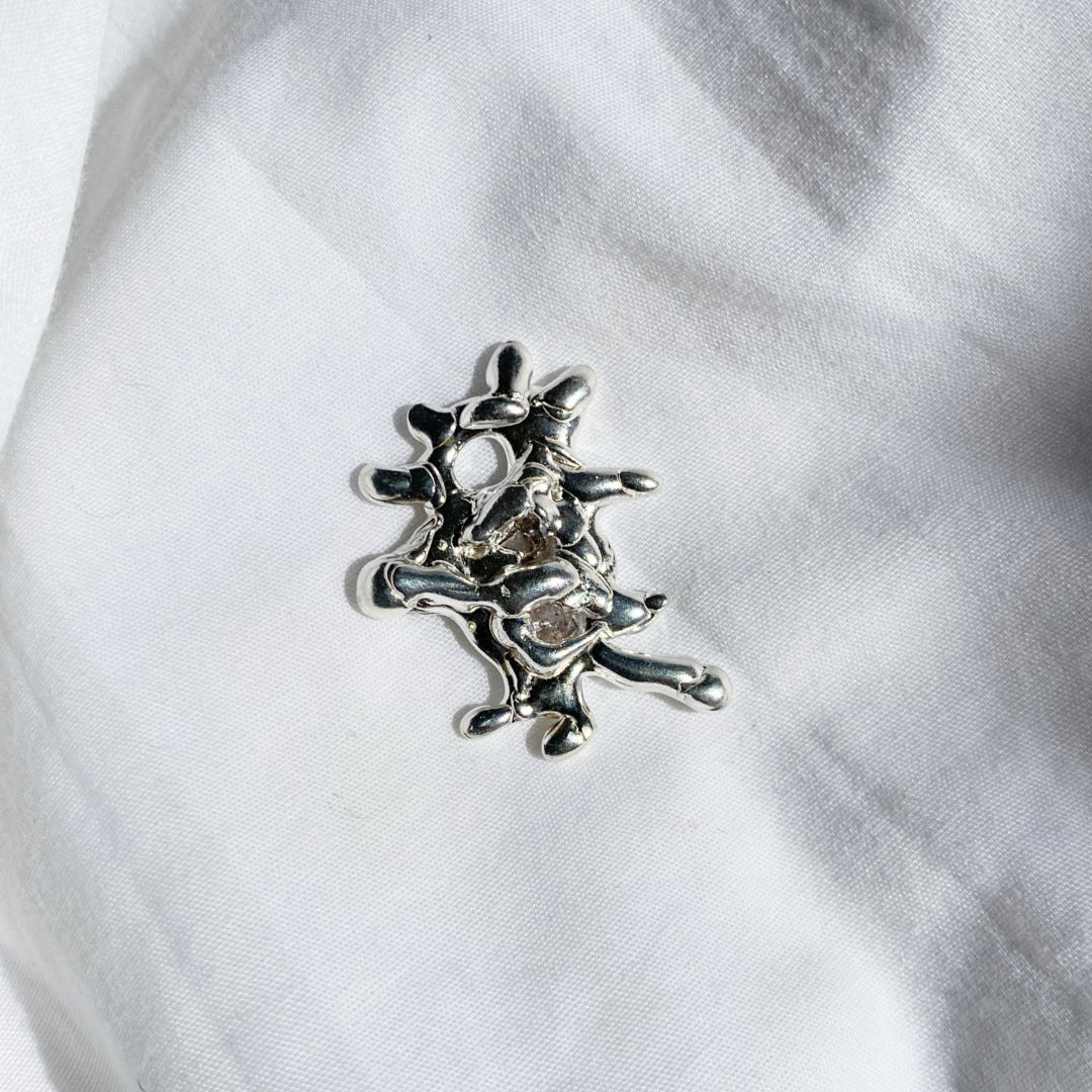 Organic form charm 02