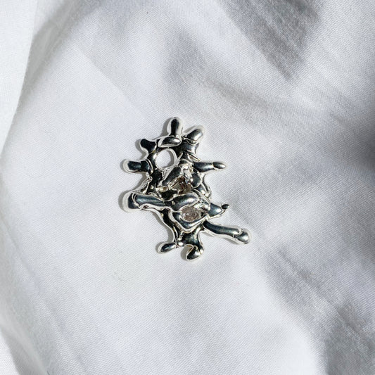Organic form charm 02